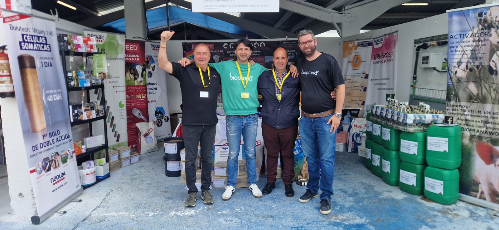 Equipo en el Stand 2026